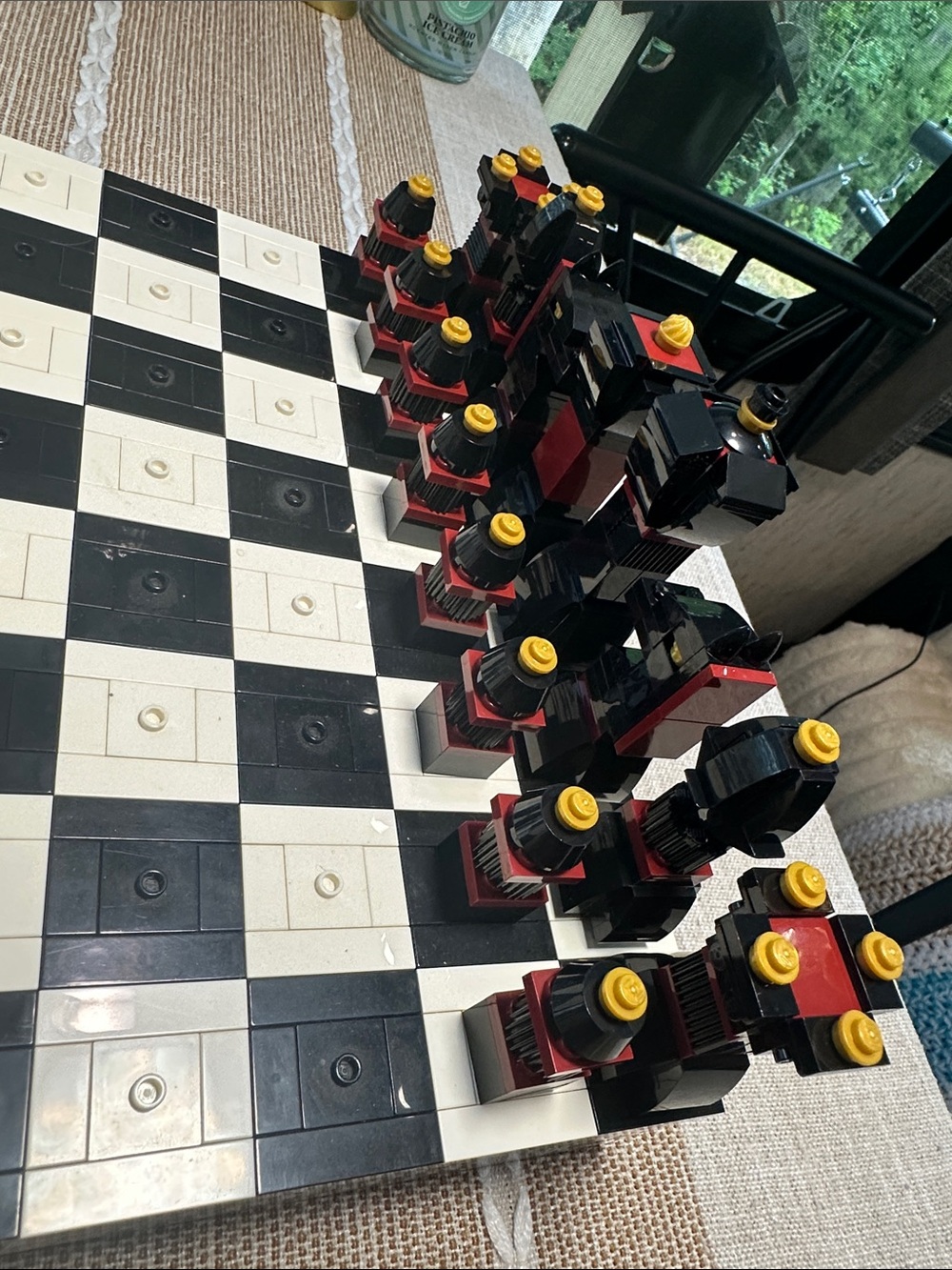 LEGO Set 40174 Iconic Chess Set - Picture 3 of 5